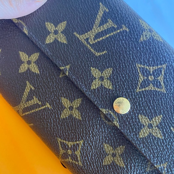 100% AUTHENTIC LV wallet - Picture 5 of 7